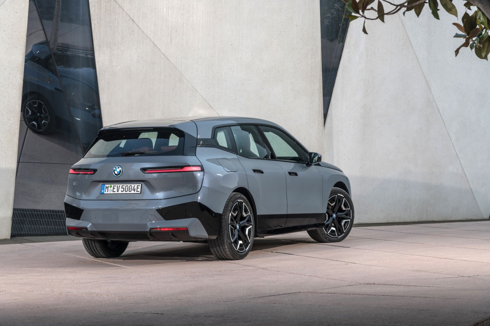2022 BMW iX xDrive50 16