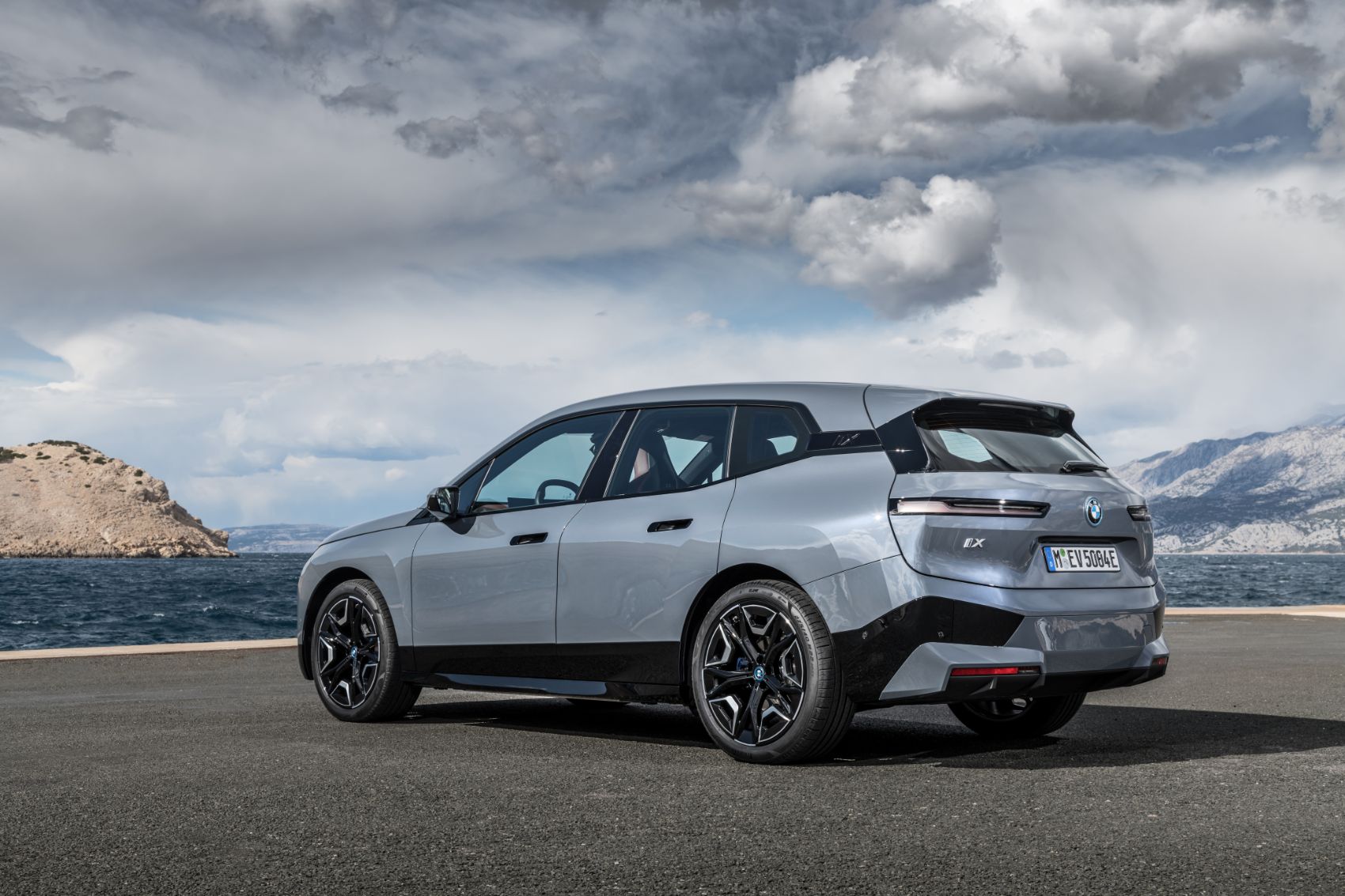 2022 BMW iX xDrive50 18