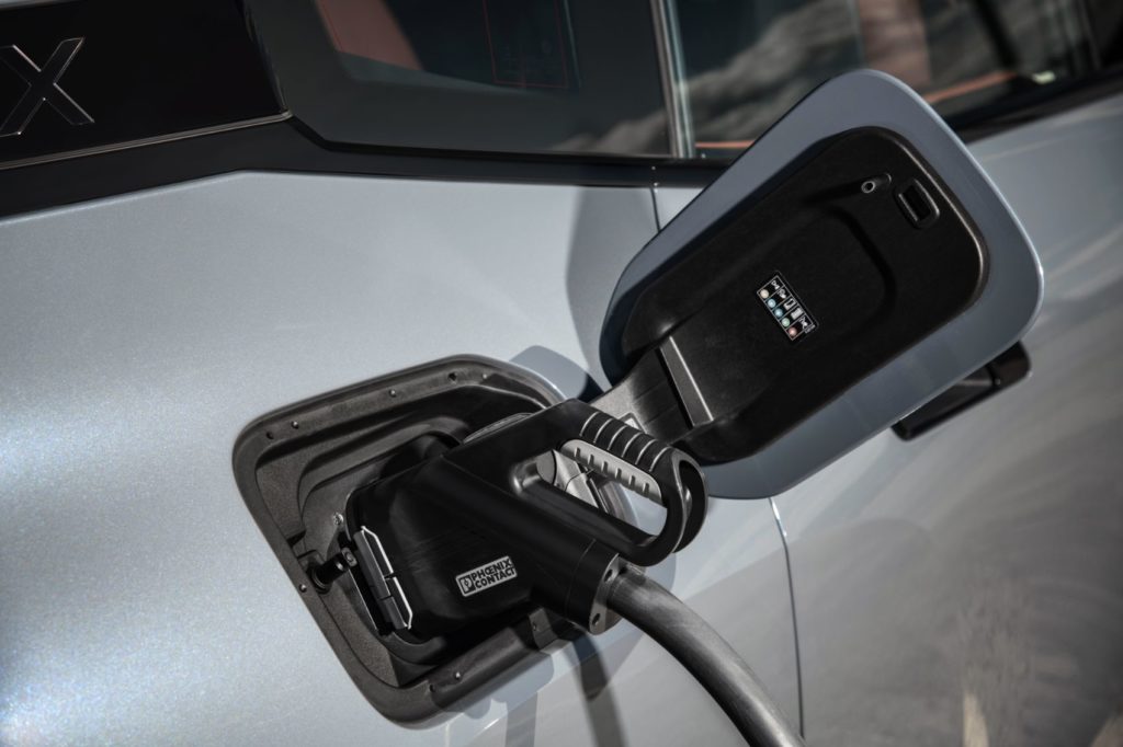 2022 BMW iX xDrive50 36