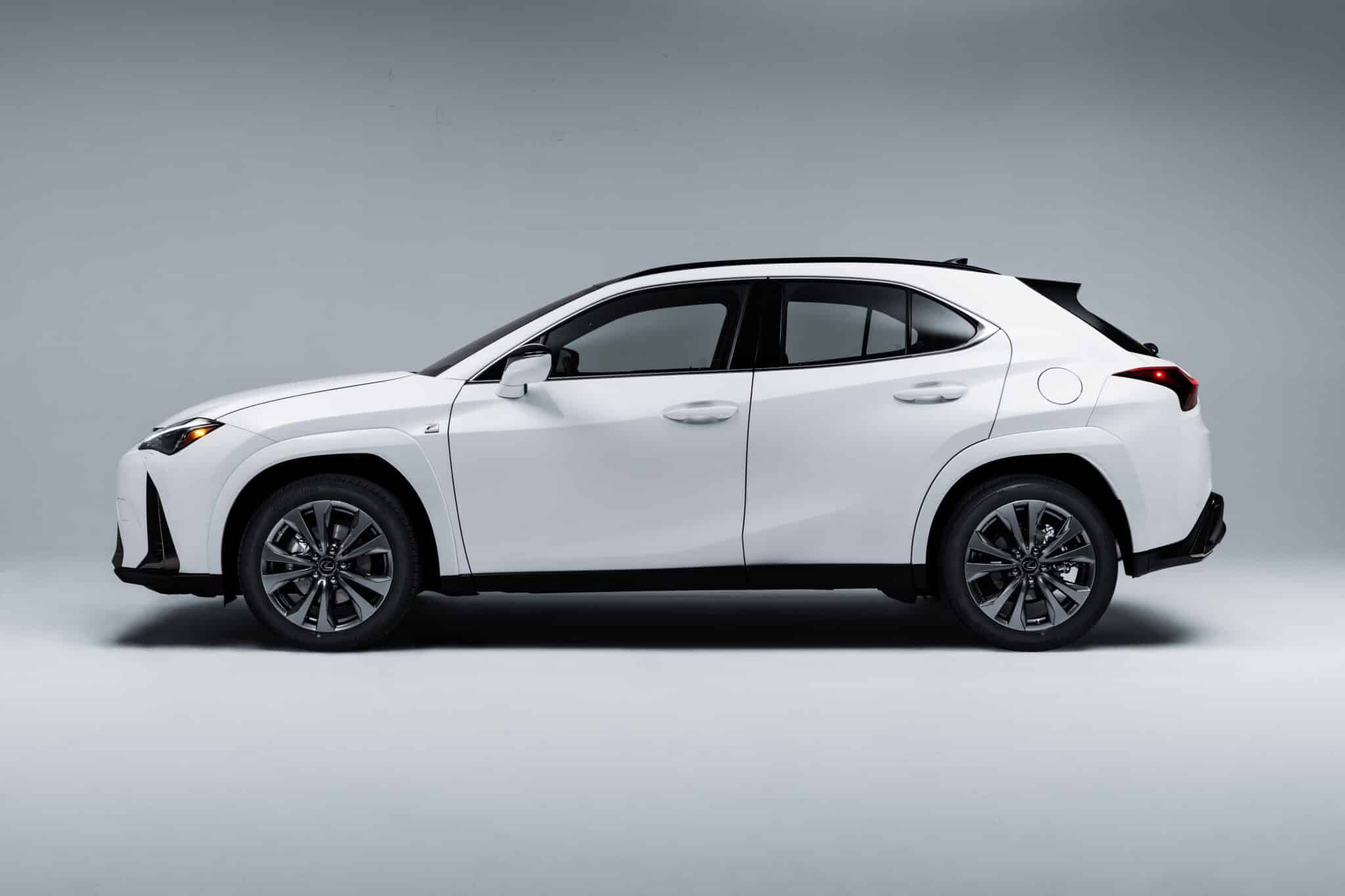 2025 Lexus UXh 2 scaled