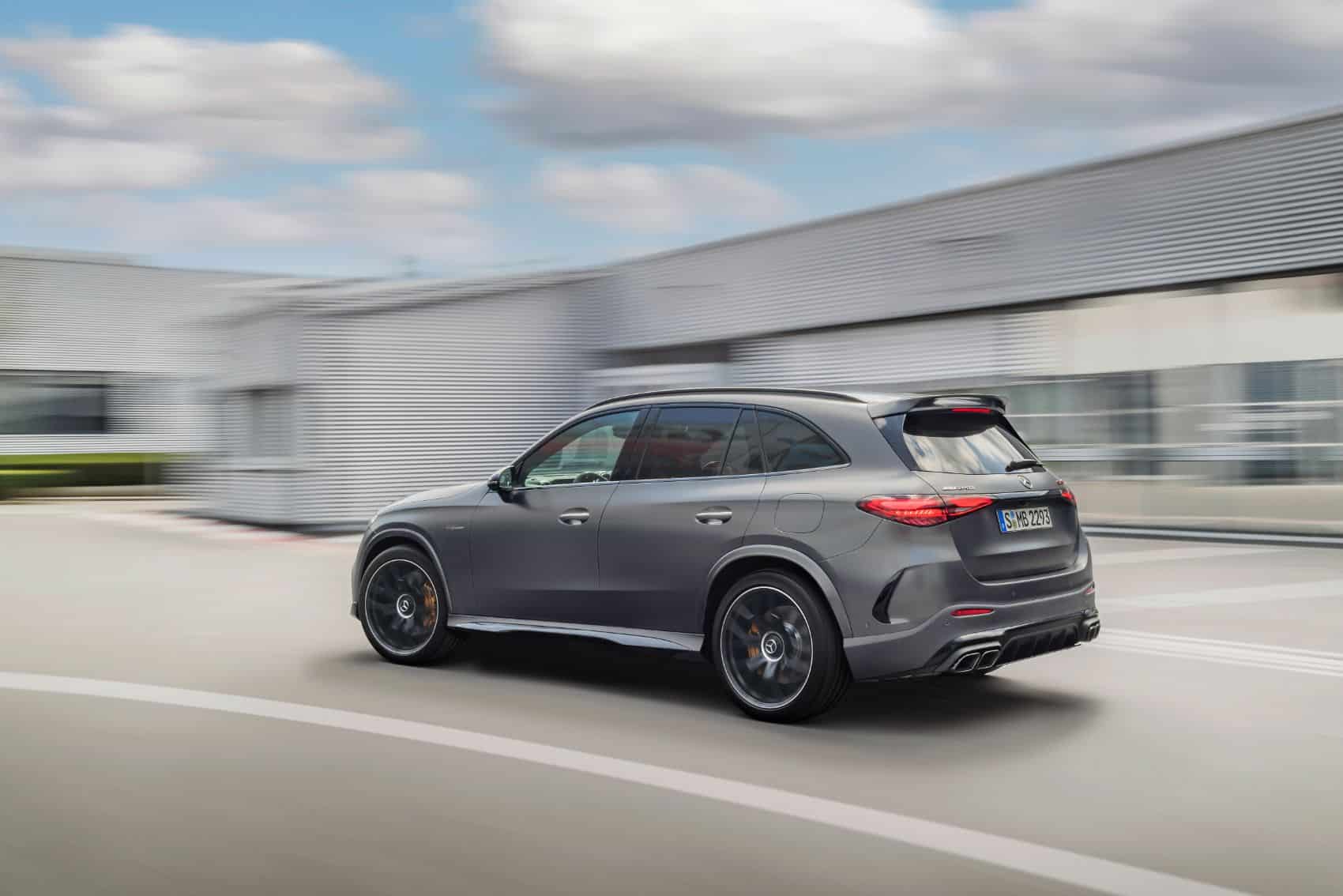 2025 Mercedes AMG GLC 17
