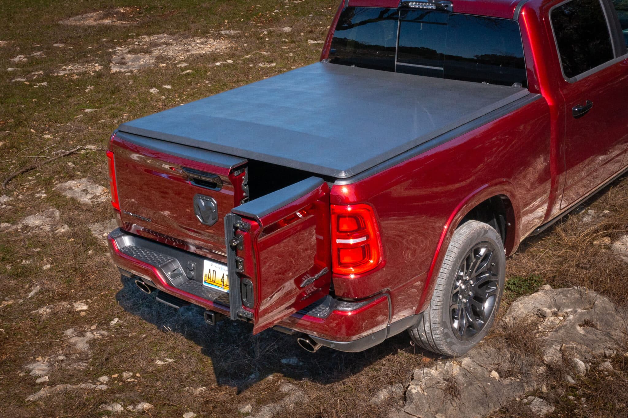2025 Ram 1500 Multi Function Tailgate 4 scaled