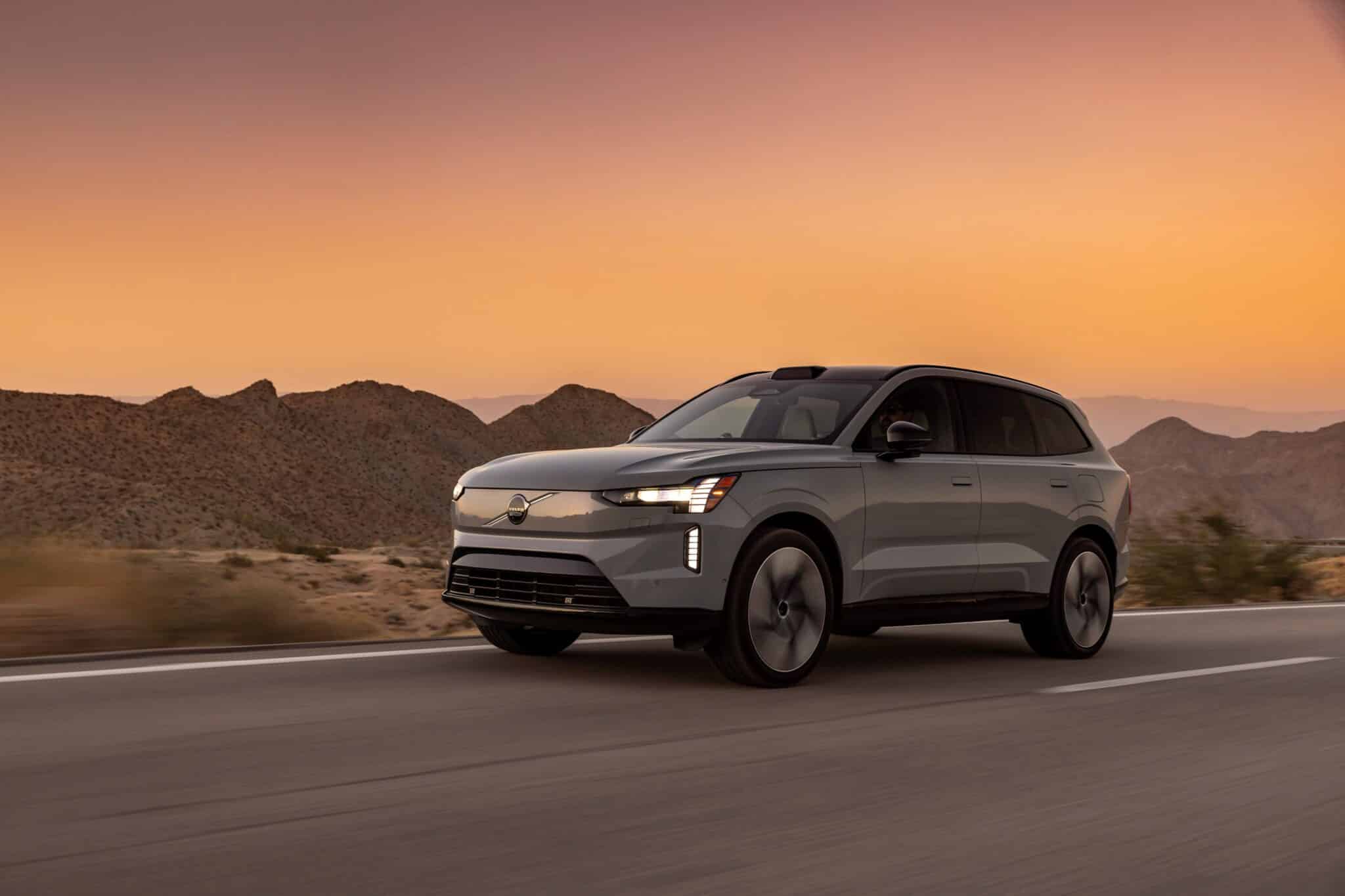 2025 Volvo EX90 in Vapour Grey.
