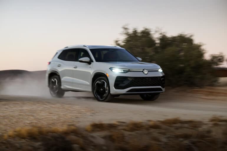 2025 VW Tiguan R Line Ascot Grey 63