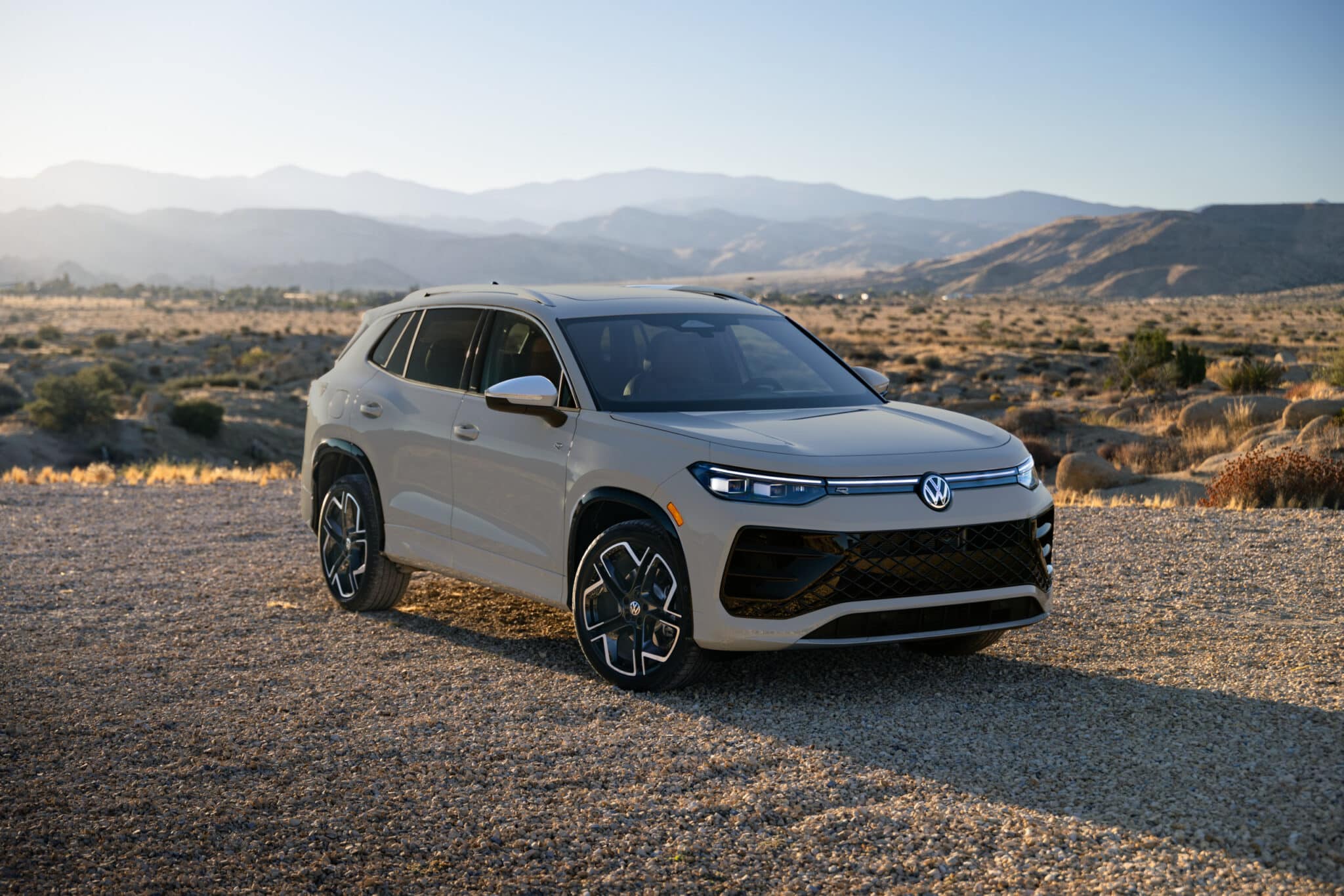 2025 VW Tiguan R-Line in Ascot Grey.